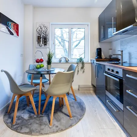 Mola Apartments-historische Im Bachviertel Zentrum Fuer 3 Personen-gratis Parkplatz-highspeed Wlan-auch Fuer Langzeit Geeignet *