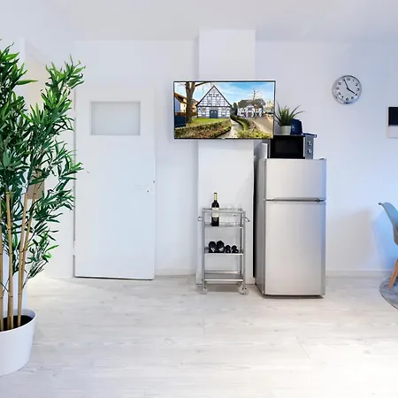 Mola Apartments-historische Im Bachviertel Zentrum Fuer 3 Personen-gratis Parkplatz-highspeed Wlan-auch Fuer Langzeit Geeignet Apartment