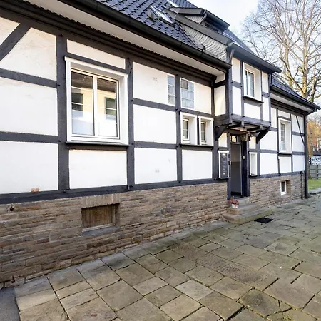 Mola Apartments-historische Im Bachviertel Zentrum Fuer 3 Personen-gratis Parkplatz-highspeed Wlan-auch Fuer Langzeit Geeignet Apartment *