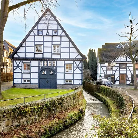 Mola Apartments-historische Im Bachviertel Zentrum Fuer 3 Personen-gratis Parkplatz-highspeed Wlan-auch Fuer Langzeit Geeignet Herdecke