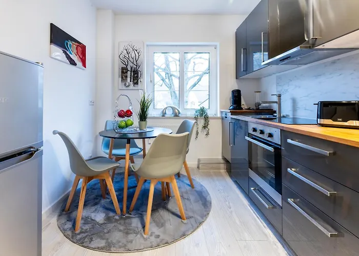 Mola Apartments-historische Im Bachviertel Zentrum Fuer 3 Personen-gratis Parkplatz-highspeed Wlan-auch Fuer Langzeit Geeignet *